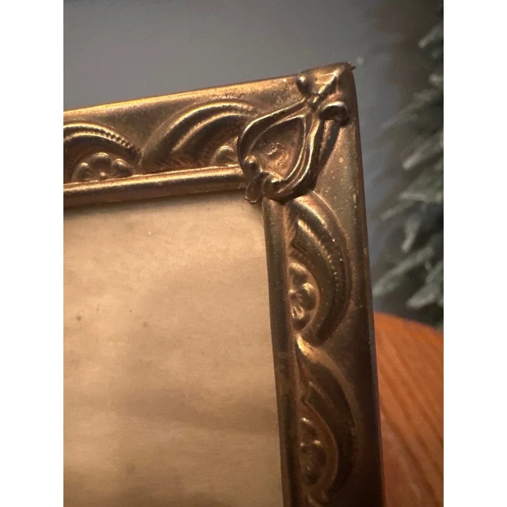 Intercraft‎ Picture Frame 8x10 Gold Toned Ornate Scalloped Embossed Vintage